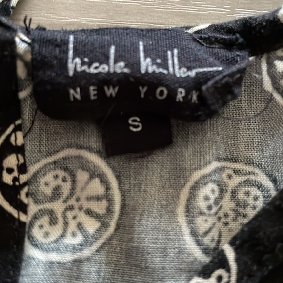 Top - Picture 2 of 4